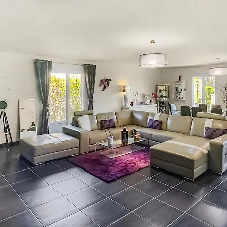 Holiday home Beautiful In Serignan