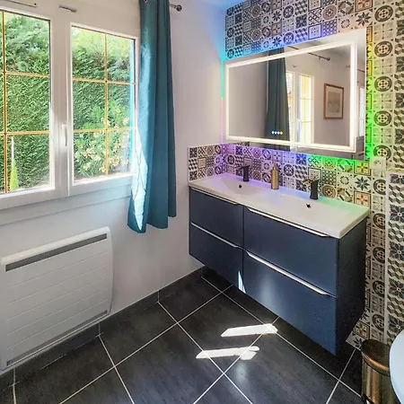 Beautiful In Holiday home *